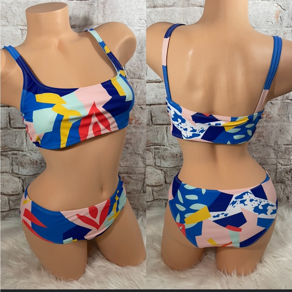 SHEIN Bikini 2 Piece No Wire Soft Comfy
Multicolor Abstract 
Lined Pullover Soft